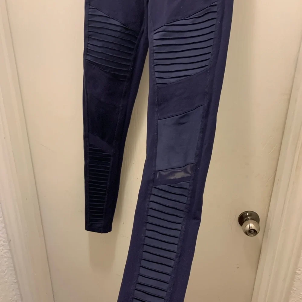 Alo Yoga Navy Moto Leggings